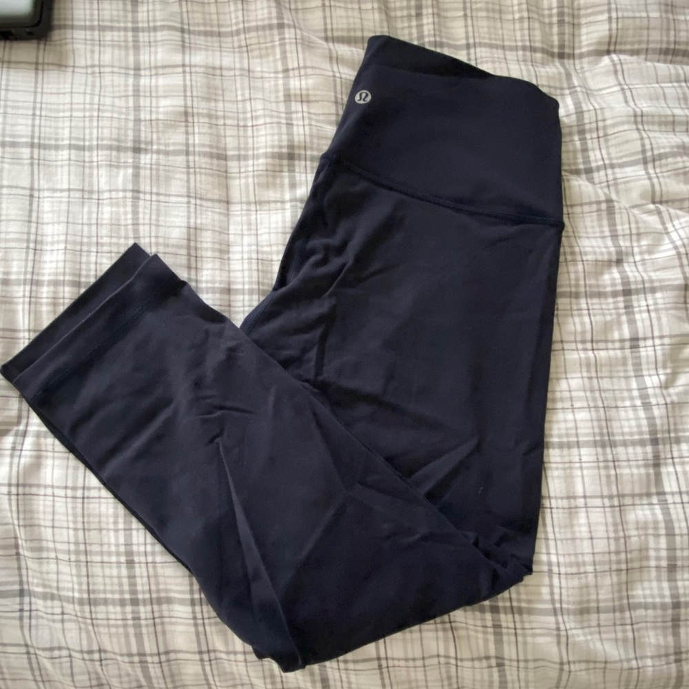 Navy wunder under size 8 7/8 leggings.